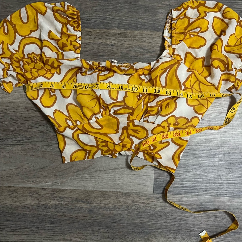 Golden Floral Ruffle Blouse - Picture 8 of 8